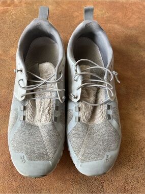 On cloud Running Men's Athletic sneaker Shoes Light Gray size 10